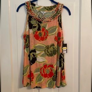crown & ivy coral tank with floral design